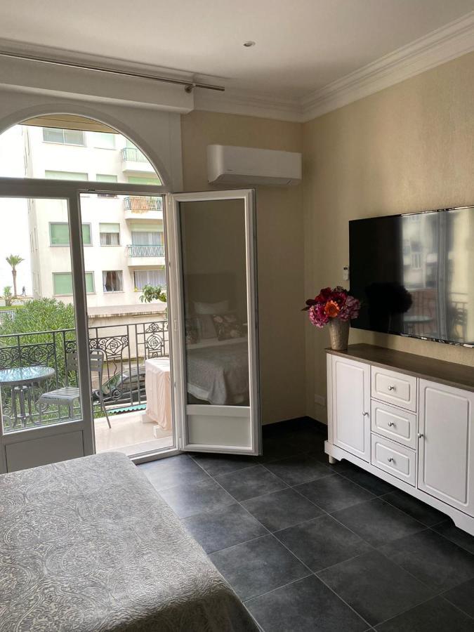 Cozy Studio With A Sea View Nice Bagian luar foto